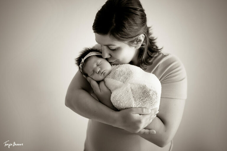 jacksonville maternity photographer; jacksonville newborn photographer; jacksonville pregnancy photographer; jacksonville baby photographer; saint augustine; ponte vedra; studio newborn photos; lifestyle newborn photography; tonya beaver photography
