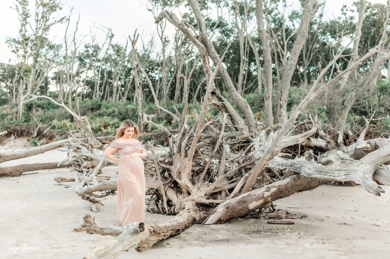 LITTLE TALBOT ISLAND MATERNITY PHOTOGRAPHY; LITTLE TALBOT ISLAND MATERNITY PHOTOGRAPHER; LITTLE TALBOT ISLAND MATERNITY PHOTOS; LITTLE TALBOT ISLAND MATERNITY PICTURES; DRIFTWOOD BEACH MATERNITY PHOTOS; DRIFTWOOD BEACH MATERNITY PICTURES; DRIFTWOOD BEACH MATERNITY PHOTOGRAPHER; DRIFTWOOD BEACH MATERNITY PHOTOGRAPHY; Jacksonville Maternity Photography; Jacksonville Maternity Photographer; Jacksonville Maternity Photos; Jacksonville Maternity Pictures; Tonya Beaver Photography; jacksonville photographers; photographer jacksonville fl;