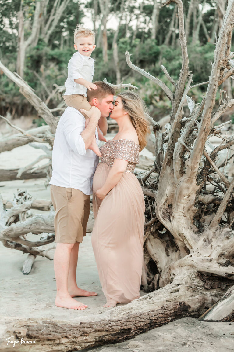 LITTLE TALBOT ISLAND MATERNITY PHOTOGRAPHY; LITTLE TALBOT ISLAND MATERNITY PHOTOGRAPHER; LITTLE TALBOT ISLAND MATERNITY PHOTOS; LITTLE TALBOT ISLAND MATERNITY PICTURES; DRIFTWOOD BEACH MATERNITY PHOTOS; DRIFTWOOD BEACH MATERNITY PICTURES; DRIFTWOOD BEACH MATERNITY PHOTOGRAPHER; DRIFTWOOD BEACH MATERNITY PHOTOGRAPHY; Jacksonville Maternity Photography; Jacksonville Maternity Photographer; Jacksonville Maternity Photos; Jacksonville Maternity Pictures; Tonya Beaver Photography; jacksonville photographers; photographer jacksonville fl;