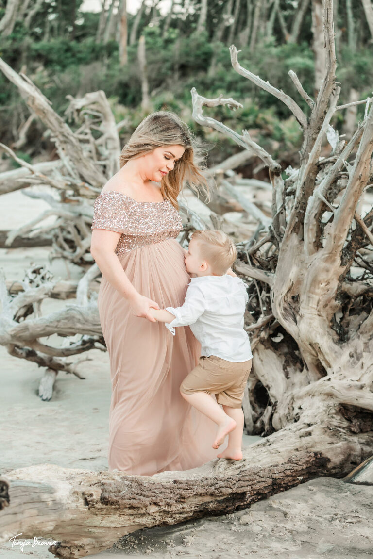 LITTLE TALBOT ISLAND MATERNITY PHOTOGRAPHY; LITTLE TALBOT ISLAND MATERNITY PHOTOGRAPHER; LITTLE TALBOT ISLAND MATERNITY PHOTOS; LITTLE TALBOT ISLAND MATERNITY PICTURES; DRIFTWOOD BEACH MATERNITY PHOTOS; DRIFTWOOD BEACH MATERNITY PICTURES; DRIFTWOOD BEACH MATERNITY PHOTOGRAPHER; DRIFTWOOD BEACH MATERNITY PHOTOGRAPHY; Jacksonville Maternity Photography; Jacksonville Maternity Photographer; Jacksonville Maternity Photos; Jacksonville Maternity Pictures; Tonya Beaver Photography; jacksonville photographers; photographer jacksonville fl;
