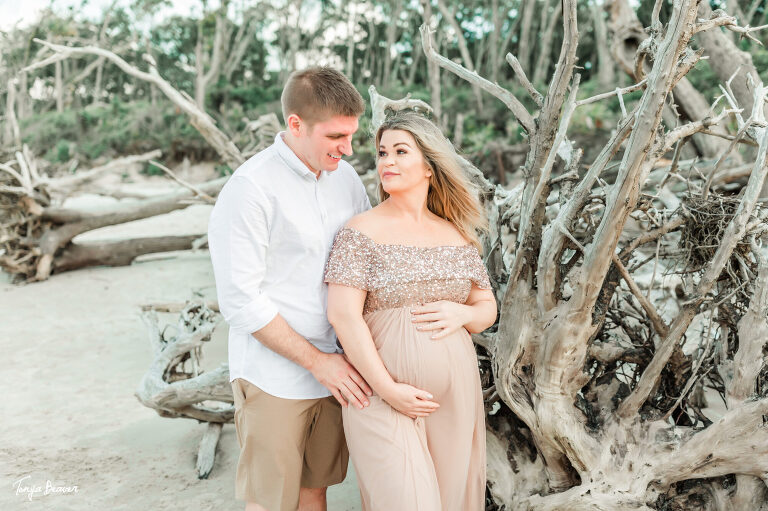 LITTLE TALBOT ISLAND MATERNITY PHOTOGRAPHY; LITTLE TALBOT ISLAND MATERNITY PHOTOGRAPHER; LITTLE TALBOT ISLAND MATERNITY PHOTOS; LITTLE TALBOT ISLAND MATERNITY PICTURES; DRIFTWOOD BEACH MATERNITY PHOTOS; DRIFTWOOD BEACH MATERNITY PICTURES; DRIFTWOOD BEACH MATERNITY PHOTOGRAPHER; DRIFTWOOD BEACH MATERNITY PHOTOGRAPHY; Jacksonville Maternity Photography; Jacksonville Maternity Photographer; Jacksonville Maternity Photos; Jacksonville Maternity Pictures; Tonya Beaver Photography; jacksonville photographers; photographer jacksonville fl;