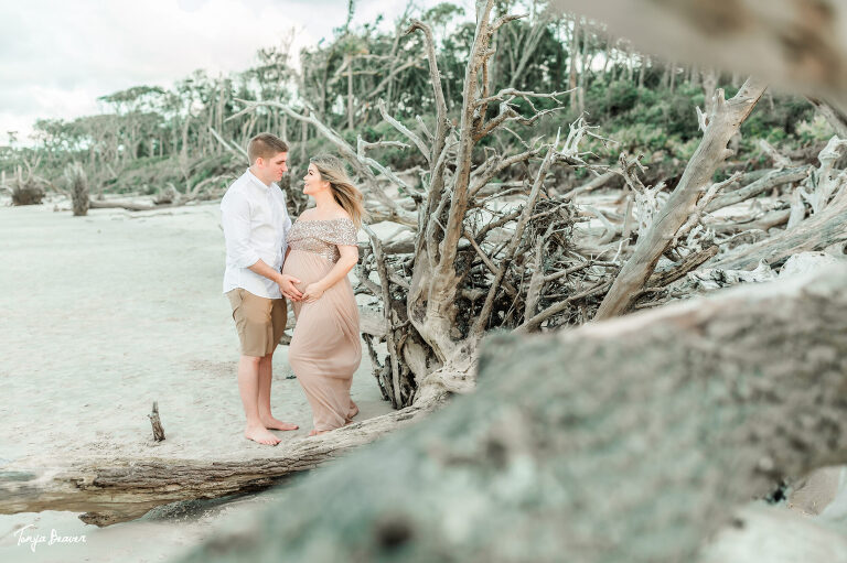 LITTLE TALBOT ISLAND MATERNITY PHOTOGRAPHY; LITTLE TALBOT ISLAND MATERNITY PHOTOGRAPHER; LITTLE TALBOT ISLAND MATERNITY PHOTOS; LITTLE TALBOT ISLAND MATERNITY PICTURES; DRIFTWOOD BEACH MATERNITY PHOTOS; DRIFTWOOD BEACH MATERNITY PICTURES; DRIFTWOOD BEACH MATERNITY PHOTOGRAPHER; DRIFTWOOD BEACH MATERNITY PHOTOGRAPHY; Jacksonville Maternity Photography; Jacksonville Maternity Photographer; Jacksonville Maternity Photos; Jacksonville Maternity Pictures; Tonya Beaver Photography; jacksonville photographers; photographer jacksonville fl;
