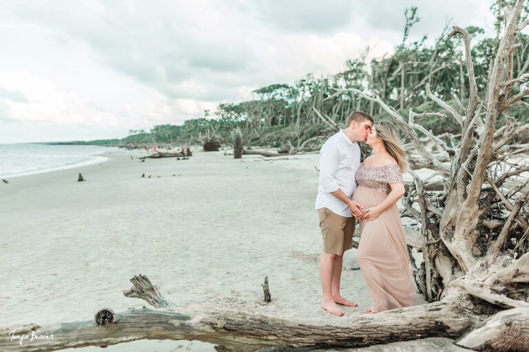 LITTLE TALBOT ISLAND MATERNITY PHOTOGRAPHY; LITTLE TALBOT ISLAND MATERNITY PHOTOGRAPHER; LITTLE TALBOT ISLAND MATERNITY PHOTOS; LITTLE TALBOT ISLAND MATERNITY PICTURES; DRIFTWOOD BEACH MATERNITY PHOTOS; DRIFTWOOD BEACH MATERNITY PICTURES; DRIFTWOOD BEACH MATERNITY PHOTOGRAPHER; DRIFTWOOD BEACH MATERNITY PHOTOGRAPHY; Jacksonville Maternity Photography; Jacksonville Maternity Photographer; Jacksonville Maternity Photos; Jacksonville Maternity Pictures; Tonya Beaver Photography; jacksonville photographers; photographer jacksonville fl;