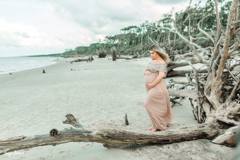 LITTLE TALBOT ISLAND MATERNITY PHOTOGRAPHY; LITTLE TALBOT ISLAND MATERNITY PHOTOGRAPHER; LITTLE TALBOT ISLAND MATERNITY PHOTOS; LITTLE TALBOT ISLAND MATERNITY PICTURES; DRIFTWOOD BEACH MATERNITY PHOTOS; DRIFTWOOD BEACH MATERNITY PICTURES; DRIFTWOOD BEACH MATERNITY PHOTOGRAPHER; DRIFTWOOD BEACH MATERNITY PHOTOGRAPHY; Jacksonville Maternity Photography; Jacksonville Maternity Photographer; Jacksonville Maternity Photos; Jacksonville Maternity Pictures; Tonya Beaver Photography; jacksonville photographers; photographer jacksonville fl;