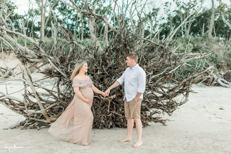 LITTLE TALBOT ISLAND MATERNITY PHOTOGRAPHY; LITTLE TALBOT ISLAND MATERNITY PHOTOGRAPHER; LITTLE TALBOT ISLAND MATERNITY PHOTOS; LITTLE TALBOT ISLAND MATERNITY PICTURES; DRIFTWOOD BEACH MATERNITY PHOTOS; DRIFTWOOD BEACH MATERNITY PICTURES; DRIFTWOOD BEACH MATERNITY PHOTOGRAPHER; DRIFTWOOD BEACH MATERNITY PHOTOGRAPHY; Jacksonville Maternity Photography; Jacksonville Maternity Photographer; Jacksonville Maternity Photos; Jacksonville Maternity Pictures; Tonya Beaver Photography; jacksonville photographers; photographer jacksonville fl;