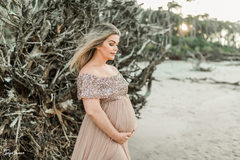 LITTLE TALBOT ISLAND MATERNITY PHOTOGRAPHY; LITTLE TALBOT ISLAND MATERNITY PHOTOGRAPHER; LITTLE TALBOT ISLAND MATERNITY PHOTOS; LITTLE TALBOT ISLAND MATERNITY PICTURES; DRIFTWOOD BEACH MATERNITY PHOTOS; DRIFTWOOD BEACH MATERNITY PICTURES; DRIFTWOOD BEACH MATERNITY PHOTOGRAPHER; DRIFTWOOD BEACH MATERNITY PHOTOGRAPHY; Jacksonville Maternity Photography; Jacksonville Maternity Photographer; Jacksonville Maternity Photos; Jacksonville Maternity Pictures; Tonya Beaver Photography; jacksonville photographers; photographer jacksonville fl;