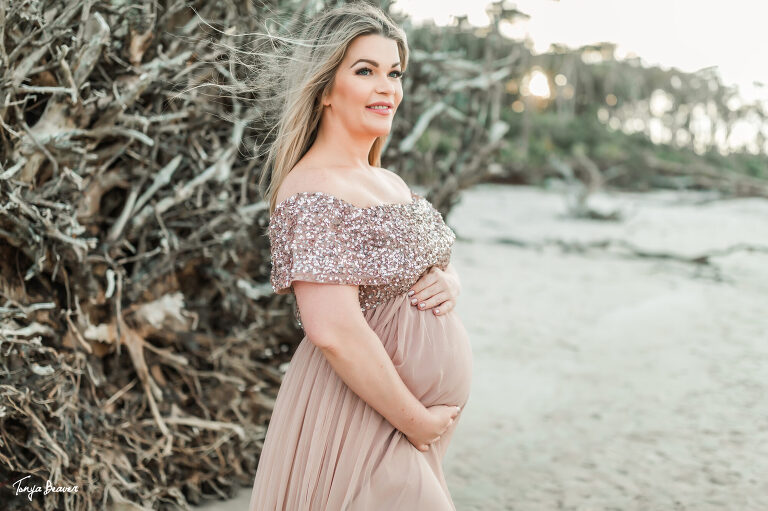 LITTLE TALBOT ISLAND MATERNITY PHOTOGRAPHY; LITTLE TALBOT ISLAND MATERNITY PHOTOGRAPHER; LITTLE TALBOT ISLAND MATERNITY PHOTOS; LITTLE TALBOT ISLAND MATERNITY PICTURES; DRIFTWOOD BEACH MATERNITY PHOTOS; DRIFTWOOD BEACH MATERNITY PICTURES; DRIFTWOOD BEACH MATERNITY PHOTOGRAPHER; DRIFTWOOD BEACH MATERNITY PHOTOGRAPHY; Jacksonville Maternity Photography; Jacksonville Maternity Photographer; Jacksonville Maternity Photos; Jacksonville Maternity Pictures; Tonya Beaver Photography; jacksonville photographers; photographer jacksonville fl;