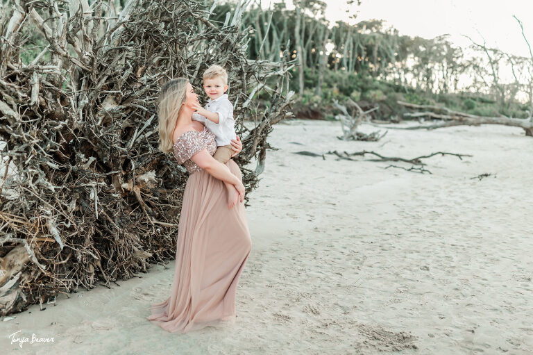 LITTLE TALBOT ISLAND MATERNITY PHOTOGRAPHY; LITTLE TALBOT ISLAND MATERNITY PHOTOGRAPHER; LITTLE TALBOT ISLAND MATERNITY PHOTOS; LITTLE TALBOT ISLAND MATERNITY PICTURES; DRIFTWOOD BEACH MATERNITY PHOTOS; DRIFTWOOD BEACH MATERNITY PICTURES; DRIFTWOOD BEACH MATERNITY PHOTOGRAPHER; DRIFTWOOD BEACH MATERNITY PHOTOGRAPHY; Jacksonville Maternity Photography; Jacksonville Maternity Photographer; Jacksonville Maternity Photos; Jacksonville Maternity Pictures; Tonya Beaver Photography; jacksonville photographers; photographer jacksonville fl;