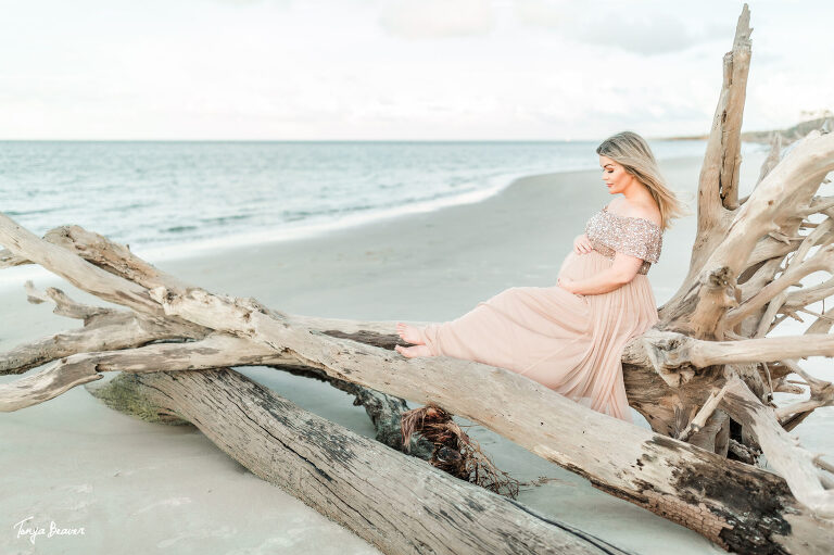 LITTLE TALBOT ISLAND MATERNITY PHOTOGRAPHY; LITTLE TALBOT ISLAND MATERNITY PHOTOGRAPHER; LITTLE TALBOT ISLAND MATERNITY PHOTOS; LITTLE TALBOT ISLAND MATERNITY PICTURES; DRIFTWOOD BEACH MATERNITY PHOTOS; DRIFTWOOD BEACH MATERNITY PICTURES; DRIFTWOOD BEACH MATERNITY PHOTOGRAPHER; DRIFTWOOD BEACH MATERNITY PHOTOGRAPHY; Jacksonville Maternity Photography; Jacksonville Maternity Photographer; Jacksonville Maternity Photos; Jacksonville Maternity Pictures; Tonya Beaver Photography; jacksonville photographers; photographer jacksonville fl;