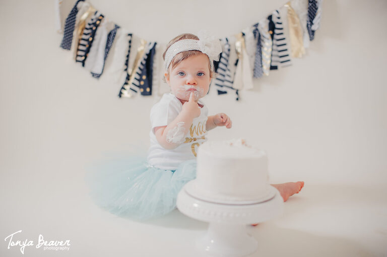 JACKSONVILLE CAKE SMASH PHOTOGRAPHER; ONE YEAR PHOTOS; JACKSONVILLE CAKE SMASH PHOTOGRAPHY; JACKSONVILLE CAKE SMASH PHOTOS; JACKSONVILLE CAKE SMASH PICTURES; ONE YEAR PHOTOGRAPHY; ONE YEAR PHOTOGRAPHER; ONE YEAR PICTURES; TONYA BEAVER PHOTOGRAPHY; 