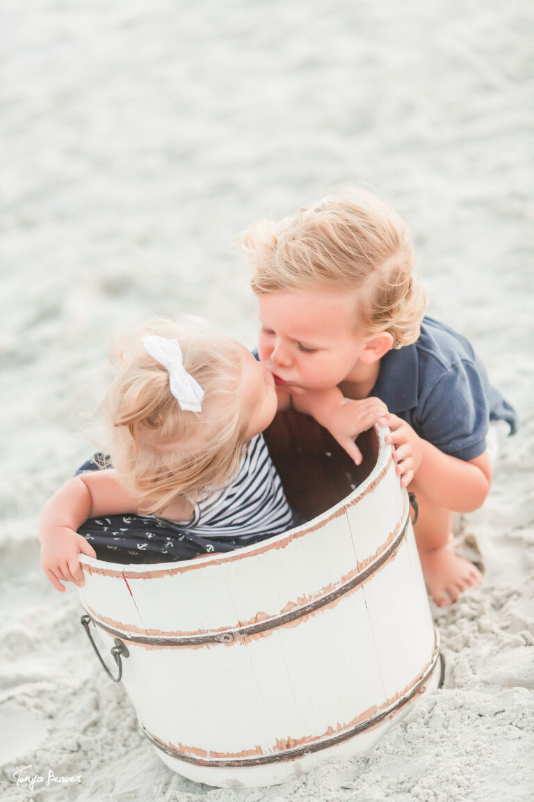 ANASTASIA ISLAND FAMILY PHOTOGRAPHY; ST. AUGUSTINE BEACH FAMILY PHOTOS;  EXTENDED FAMILY PHOTOS; TONYA BEAVER PHOTOGRAPHY; 