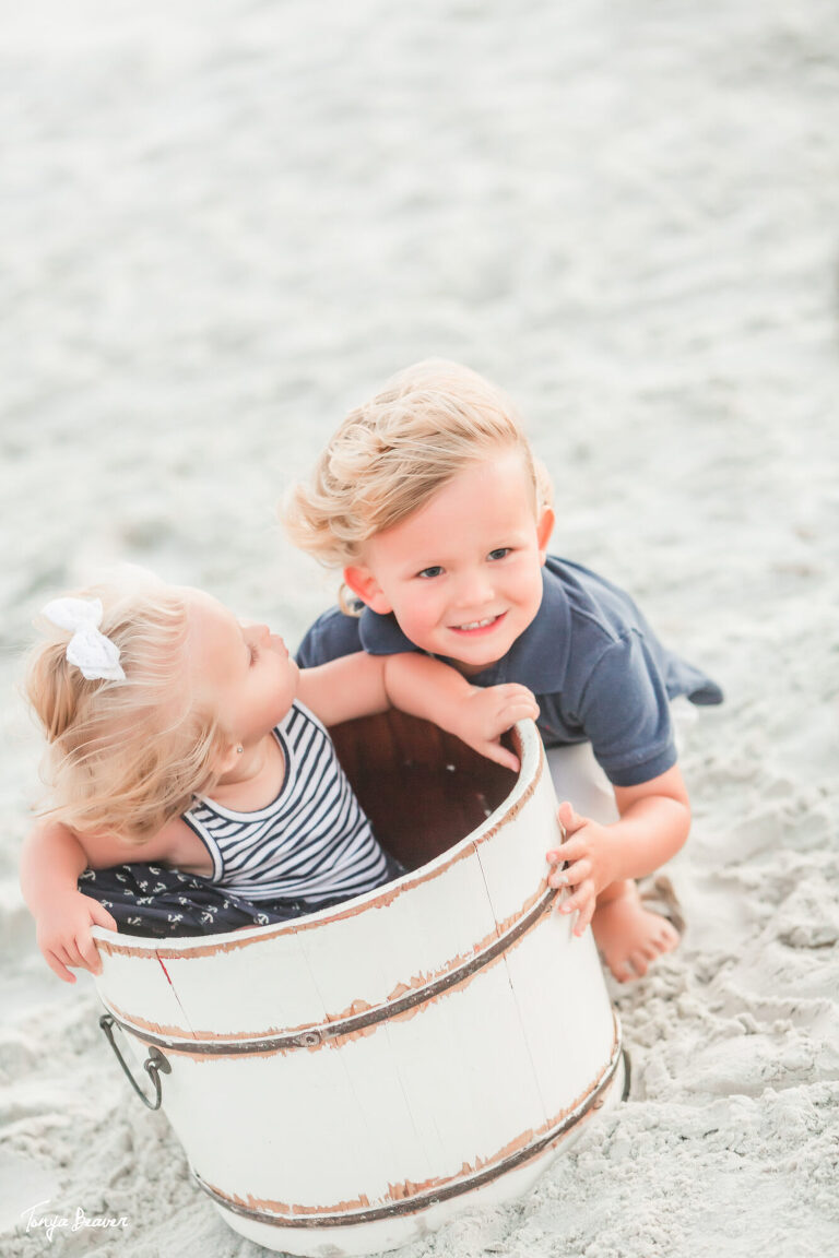 ANASTASIA ISLAND FAMILY PHOTOGRAPHY; ST. AUGUSTINE BEACH FAMILY PHOTOS;  EXTENDED FAMILY PHOTOS; TONYA BEAVER PHOTOGRAPHY; 