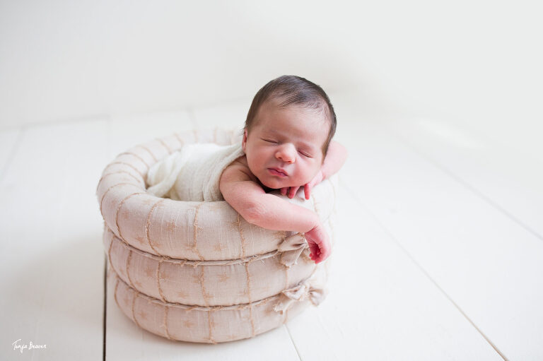 JACKSONVILLE NEWBORN PHOTOGRAPHER; JACKSONVILLE PHOTOGRAPHY STUDIO; JACKSONVILLE NEWBORN PHOTOGRAPHY; JACKSONVILLE NEWBORN PHOTOS; JACKSONVILLE NEWBORN PICTURES; TONYA BEAVER PHOTOGRAPHY; 