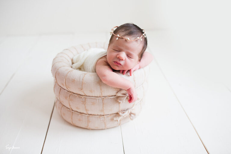 JACKSONVILLE NEWBORN PHOTOGRAPHER; JACKSONVILLE PHOTOGRAPHY STUDIO; JACKSONVILLE NEWBORN PHOTOGRAPHY; JACKSONVILLE NEWBORN PHOTOS; JACKSONVILLE NEWBORN PICTURES; TONYA BEAVER PHOTOGRAPHY; 