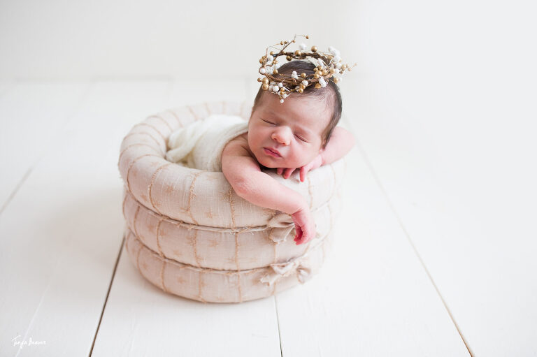 JACKSONVILLE NEWBORN PHOTOGRAPHER; JACKSONVILLE PHOTOGRAPHY STUDIO; JACKSONVILLE NEWBORN PHOTOGRAPHY; JACKSONVILLE NEWBORN PHOTOS; JACKSONVILLE NEWBORN PICTURES; TONYA BEAVER PHOTOGRAPHY; 