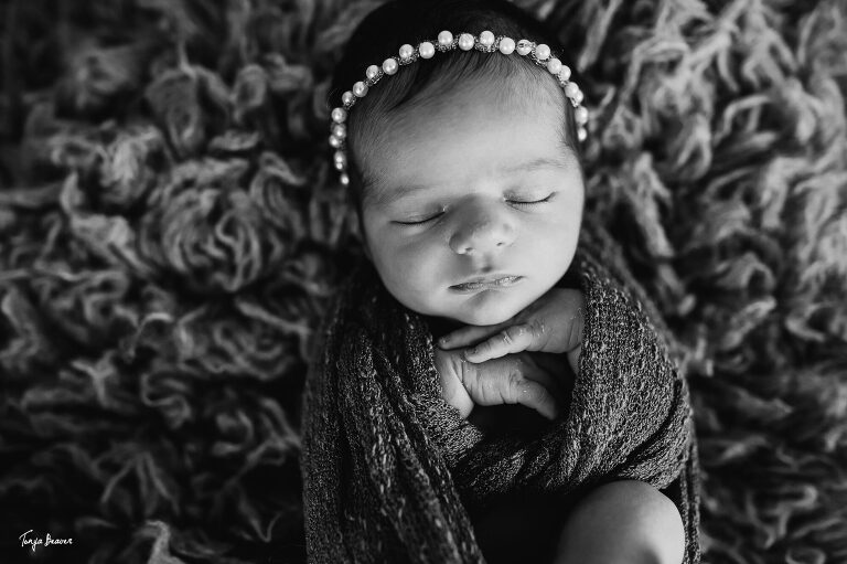 JACKSONVILLE NEWBORN PHOTOGRAPHER; JACKSONVILLE PHOTOGRAPHY STUDIO; JACKSONVILLE NEWBORN PHOTOGRAPHY; JACKSONVILLE NEWBORN PHOTOS; JACKSONVILLE NEWBORN PICTURES; TONYA BEAVER PHOTOGRAPHY; 