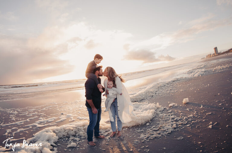 JACKSONVILLE BEACH FAMILY PHOTOGRAPHER; JACKSONVILLE FAMILY PHOTOS; JACKSONVILLE BEACH PHOTOGRAPHY; TONYA BEAVER PHOTOGRAPHY; 