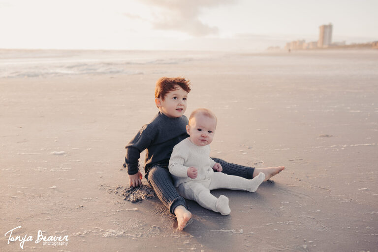 JACKSONVILLE BEACH FAMILY PHOTOGRAPHER; JACKSONVILLE FAMILY PHOTOS; JACKSONVILLE BEACH PHOTOGRAPHY; TONYA BEAVER PHOTOGRAPHY; 