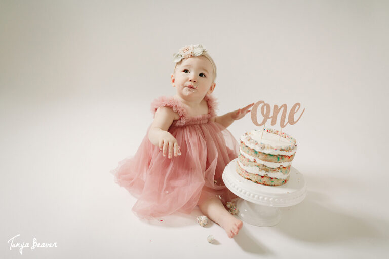 JACKSONVILLE CAKE SMASH PHOTOGRAPHER BY TONYA BEAVER PHOTOGRAPHY
