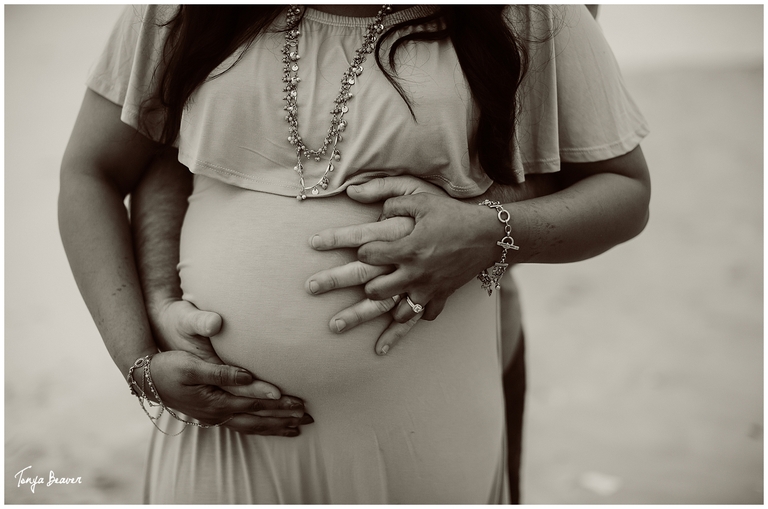 Yoga Inspired Pregnancy Portraits - Olvera Photography - San Antonio  Photographer