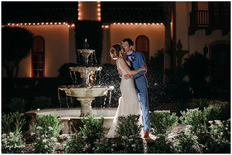 SAN MARCO BACKYARD WEDDING PHOTOGRAPHY BY TONYA BEAVER PHOTOGRAPHY