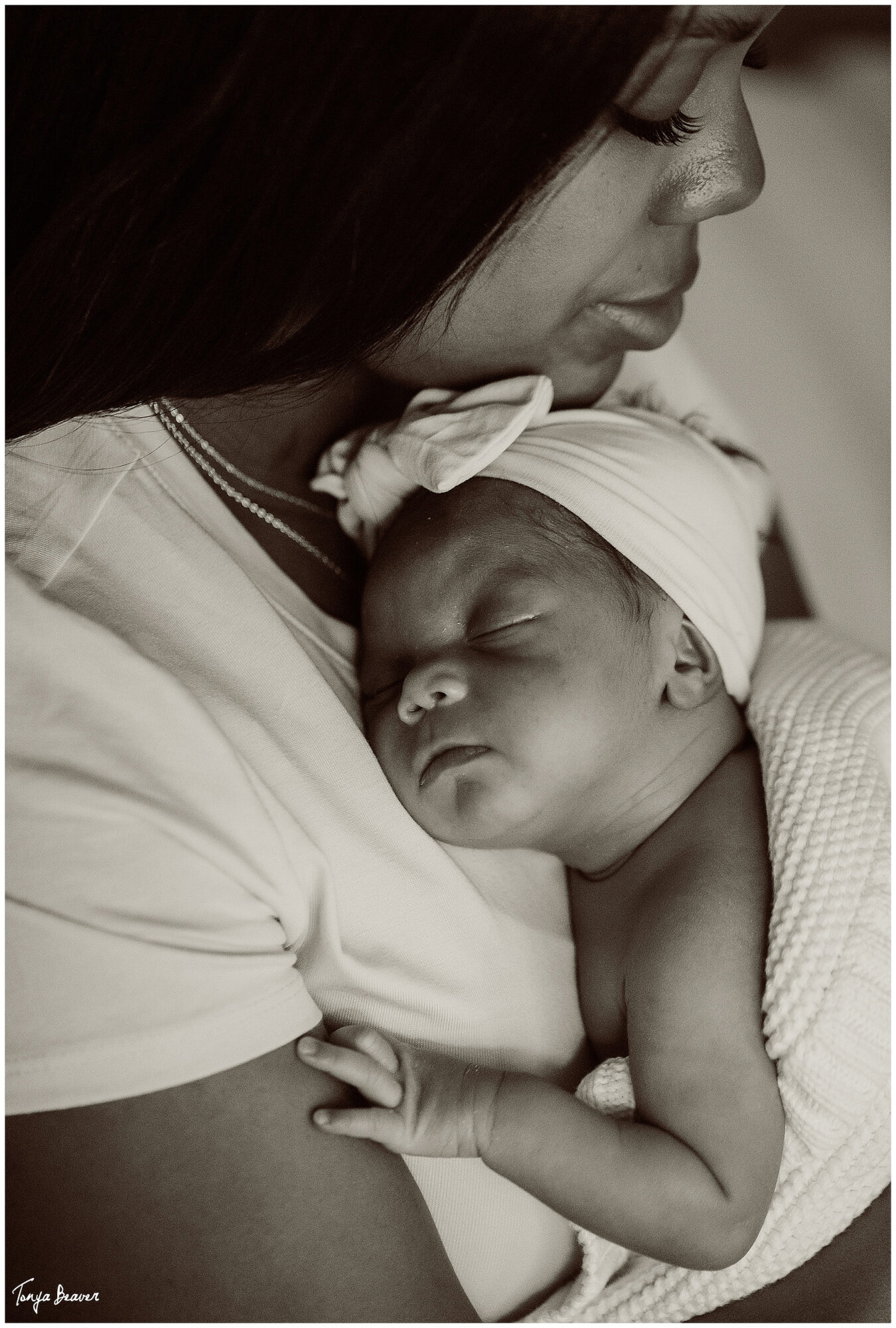 This image has an empty alt attribute; its file name is JACKSONVILLE-NEWBORN-PHOTOGRAPHER-016-1-1350x2000.jpg